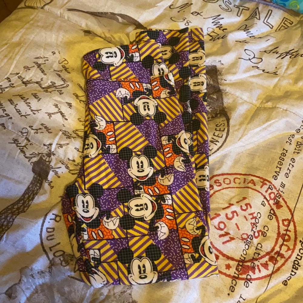 LuLaRoe Disney print Tween leggings